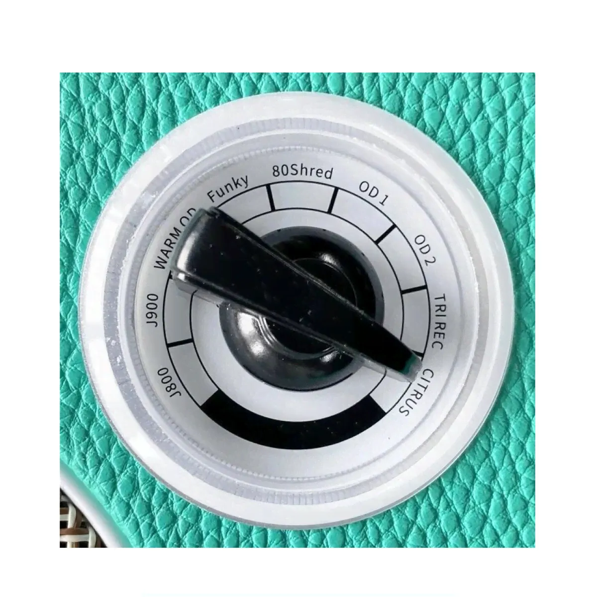 Mooer DH04 Hornet 15 Green Гитарный комбоусилитель, 15 Вт., 6,5-1